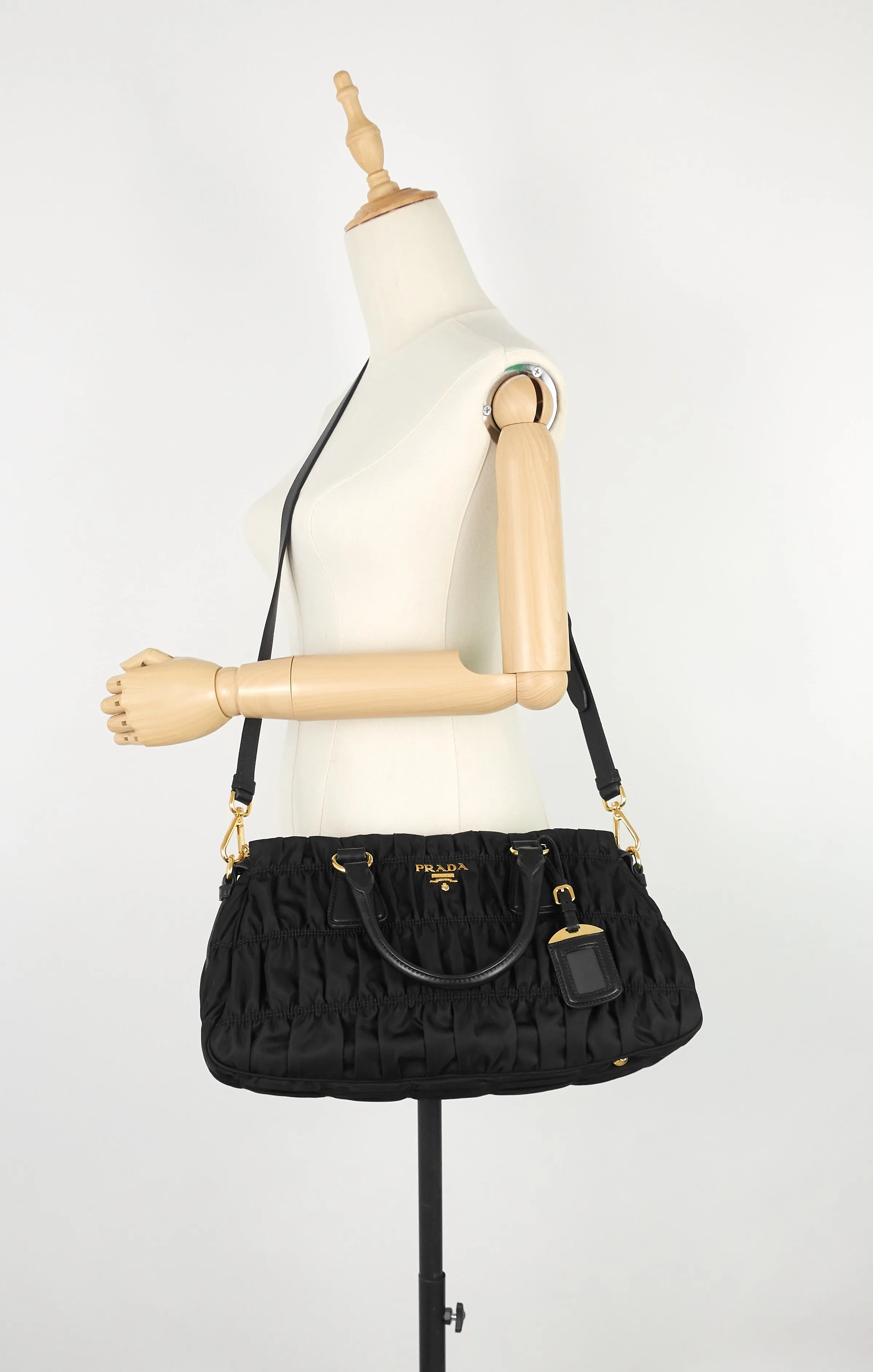 Gaufre Tessuto Nylon Medium Shopping Tote Bag