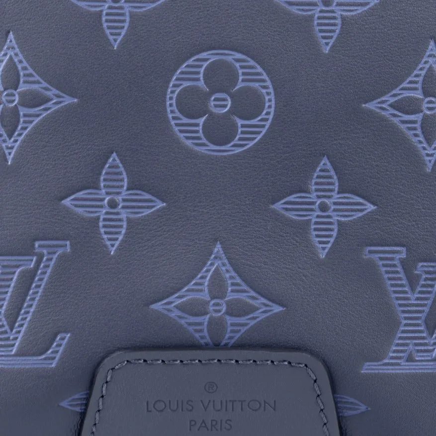 LOUIS VUITTON DISCOVERY BUMBAG PM