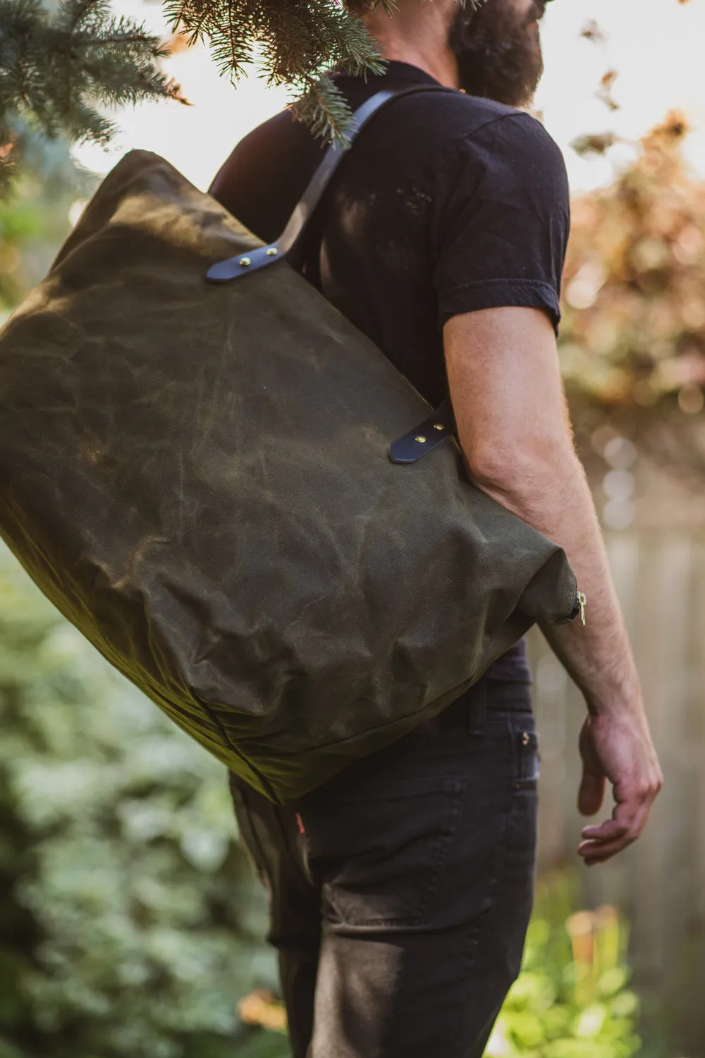Travel bag in waxed canvas FRONTENAC model