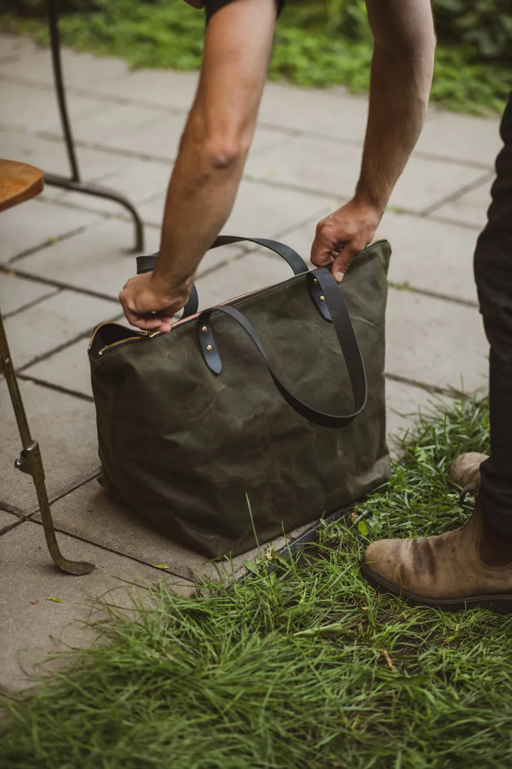 Travel bag in waxed canvas FRONTENAC model