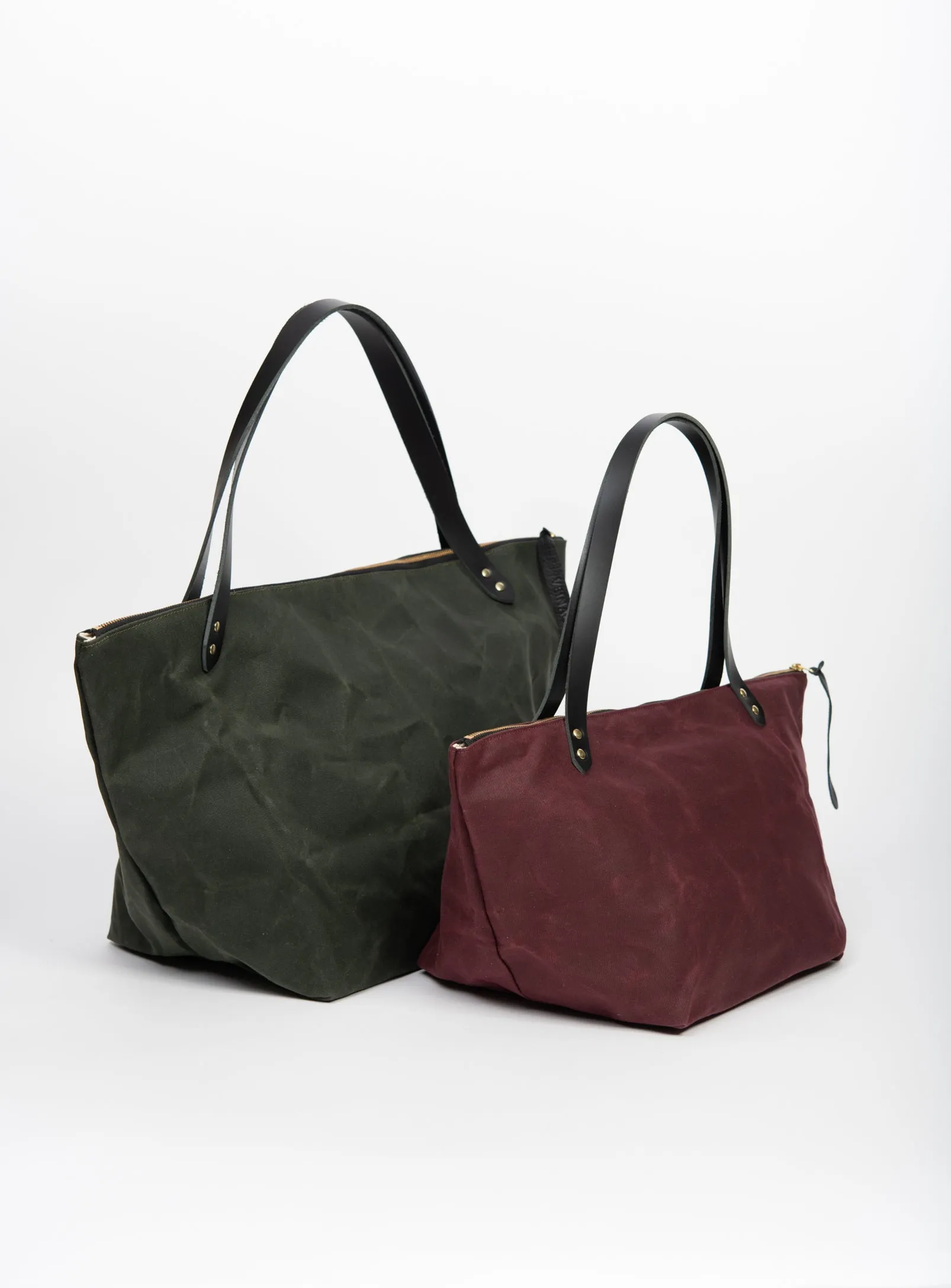 Travel bag in waxed canvas FRONTENAC model